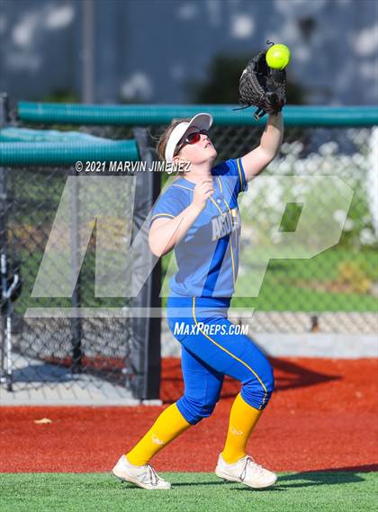 Thumbnail 2 in Oaks Christian vs Agoura photogallery.