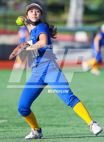 Thumbnail 2 in Oaks Christian vs Agoura photogallery.