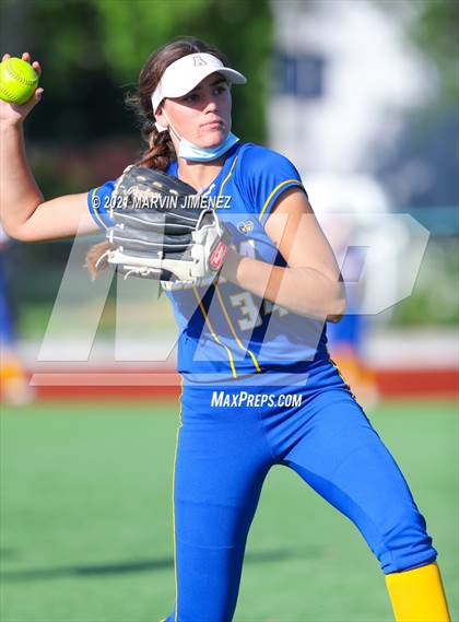 Thumbnail 3 in Oaks Christian vs Agoura photogallery.