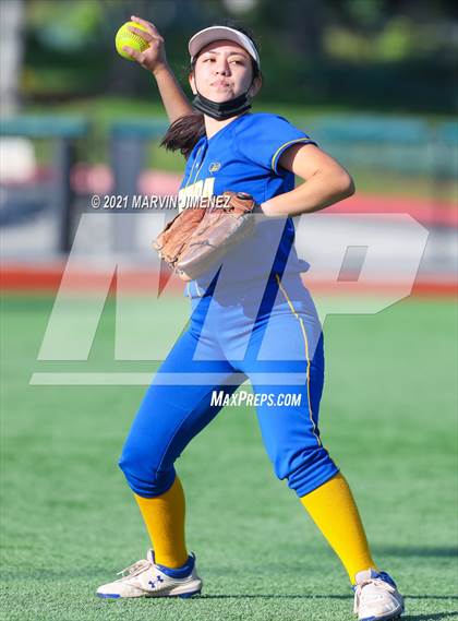 Thumbnail 1 in Oaks Christian vs Agoura photogallery.