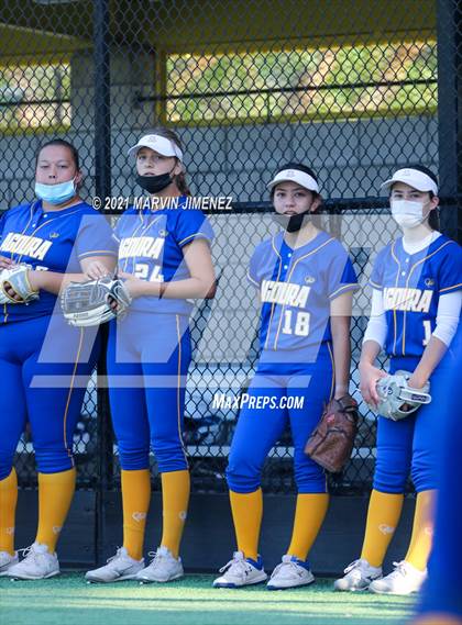 Thumbnail 2 in Oaks Christian vs Agoura photogallery.