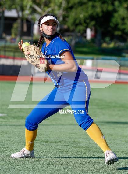 Thumbnail 3 in Oaks Christian vs Agoura photogallery.