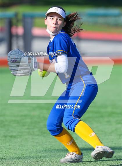 Thumbnail 2 in Oaks Christian vs Agoura photogallery.