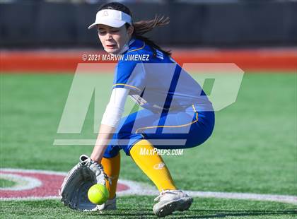 Thumbnail 2 in Oaks Christian vs Agoura photogallery.