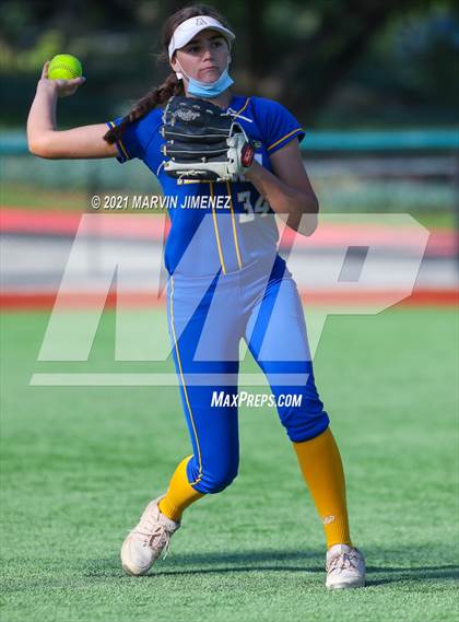 Thumbnail 3 in Oaks Christian vs Agoura photogallery.