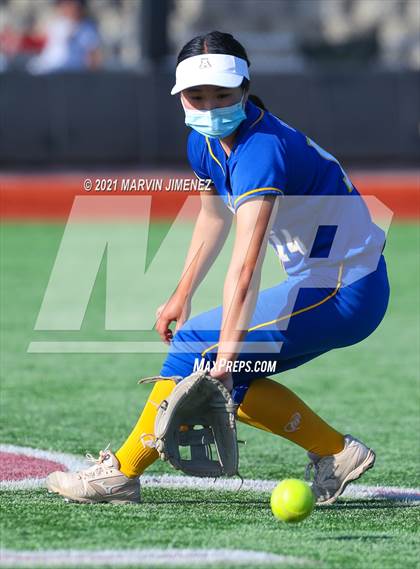 Thumbnail 2 in Oaks Christian vs Agoura photogallery.