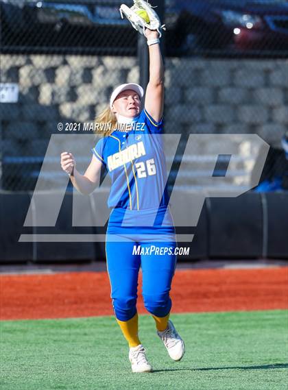 Thumbnail 3 in Oaks Christian vs Agoura photogallery.