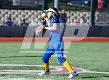 Thumbnail 2 in Oaks Christian vs Agoura photogallery.