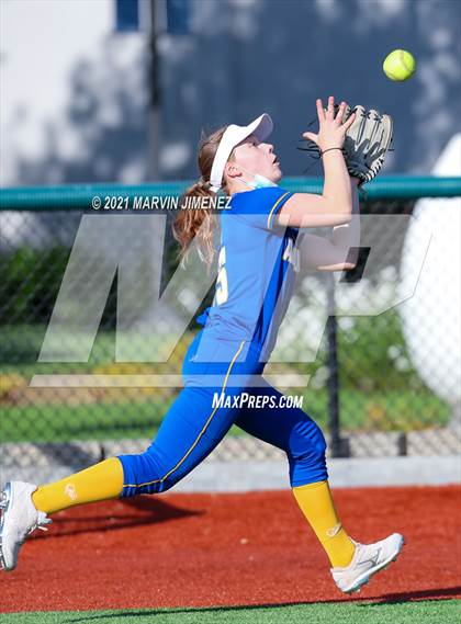 Thumbnail 1 in Oaks Christian vs Agoura photogallery.