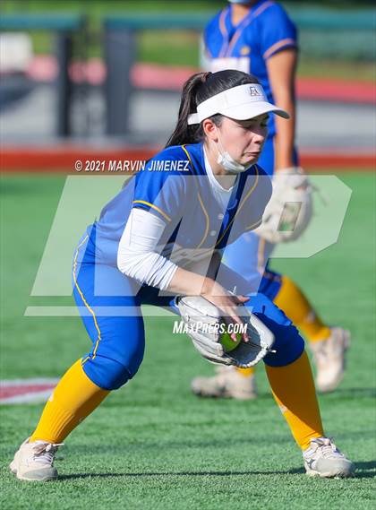 Thumbnail 2 in Oaks Christian vs Agoura photogallery.