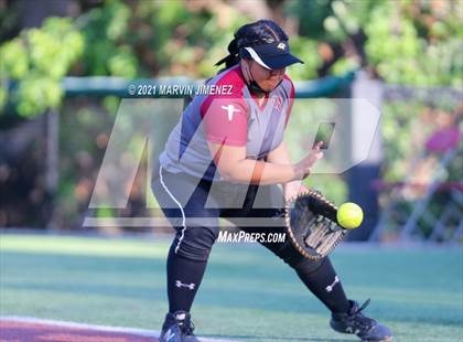 Thumbnail 2 in Oaks Christian vs Agoura photogallery.