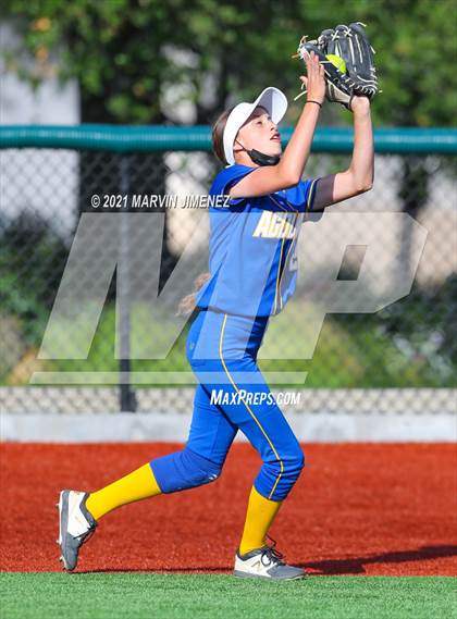 Thumbnail 2 in Oaks Christian vs Agoura photogallery.