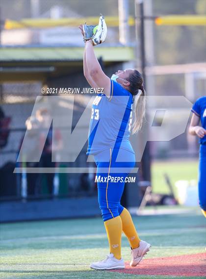 Thumbnail 1 in Oaks Christian vs Agoura photogallery.