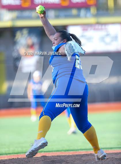 Thumbnail 1 in Oaks Christian vs Agoura photogallery.