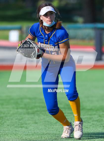 Thumbnail 2 in Oaks Christian vs Agoura photogallery.