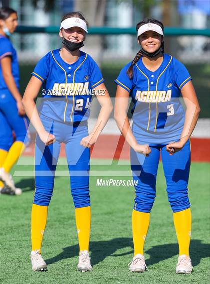 Thumbnail 1 in Oaks Christian vs Agoura photogallery.