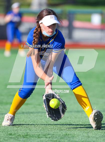 Thumbnail 1 in Oaks Christian vs Agoura photogallery.