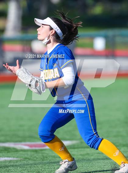 Thumbnail 1 in Oaks Christian vs Agoura photogallery.