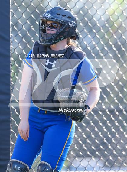 Thumbnail 2 in Oaks Christian vs Agoura photogallery.
