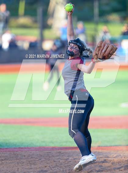 Thumbnail 3 in Oaks Christian vs Agoura photogallery.