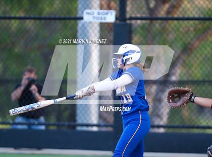 Thumbnail 2 in Oaks Christian vs Agoura photogallery.