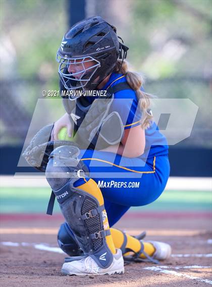Thumbnail 3 in Oaks Christian vs Agoura photogallery.