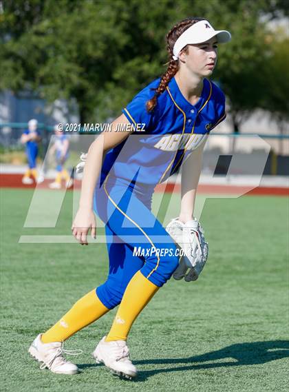 Thumbnail 2 in Oaks Christian vs Agoura photogallery.