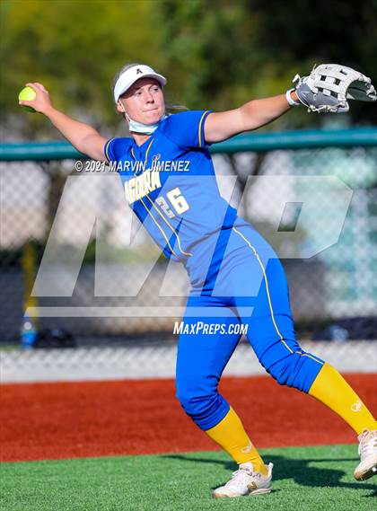 Thumbnail 3 in Oaks Christian vs Agoura photogallery.