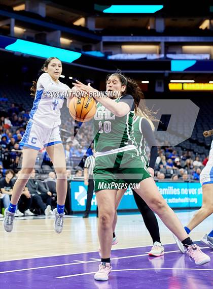 Thumbnail 3 in Granada Hills Charter vs Caruthers (CIF State D3 Final) photogallery.