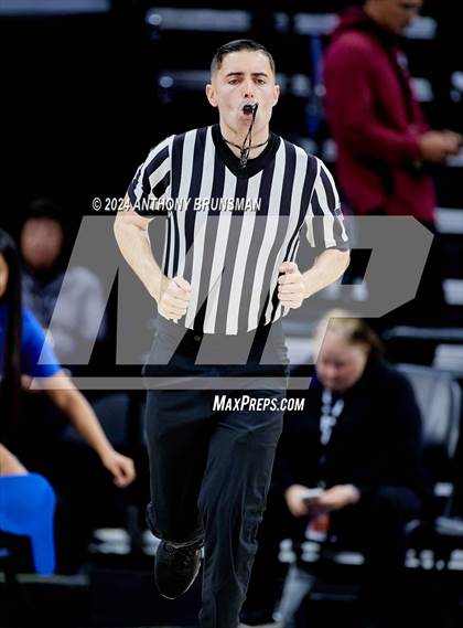 Thumbnail 3 in Granada Hills Charter vs Caruthers (CIF State D3 Final) photogallery.