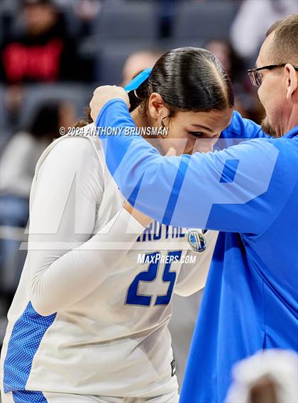 Thumbnail 2 in Granada Hills Charter vs Caruthers (CIF State D3 Final) photogallery.