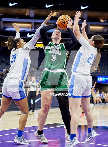 Thumbnail 2 in Granada Hills Charter vs Caruthers (CIF State D3 Final) photogallery.