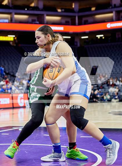 Thumbnail 3 in Granada Hills Charter vs Caruthers (CIF State D3 Final) photogallery.