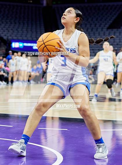 Thumbnail 2 in Granada Hills Charter vs Caruthers (CIF State D3 Final) photogallery.