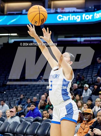 Thumbnail 3 in Granada Hills Charter vs Caruthers (CIF State D3 Final) photogallery.