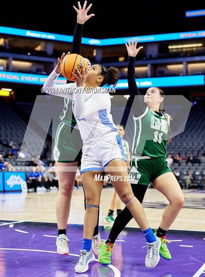 Thumbnail 2 in Granada Hills Charter vs Caruthers (CIF State D3 Final) photogallery.