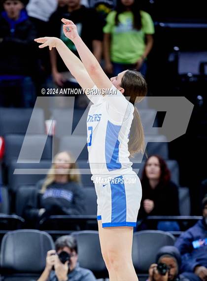Thumbnail 2 in Granada Hills Charter vs Caruthers (CIF State D3 Final) photogallery.