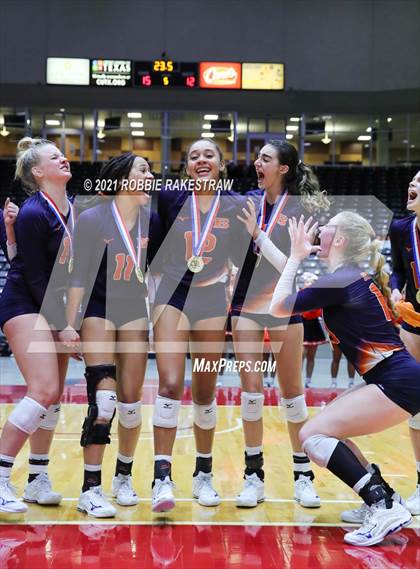 Thumbnail 3 in Brandeis vs. Keller (UIL Volleyball 6A Finals) photogallery.
