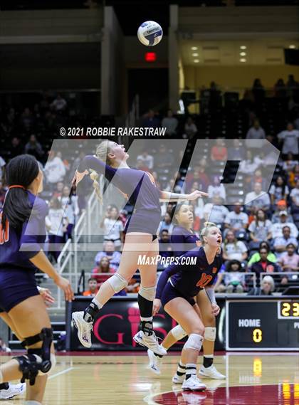 Thumbnail 2 in Brandeis vs. Keller (UIL Volleyball 6A Finals) photogallery.