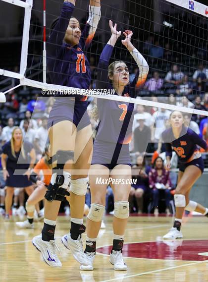 Thumbnail 2 in Brandeis vs. Keller (UIL Volleyball 6A Finals) photogallery.