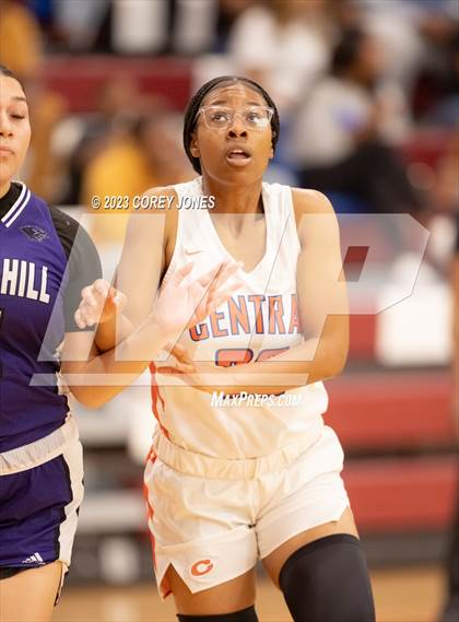Thumbnail 2 in Chapel Hill vs Central (Hardwood Invitational) photogallery.