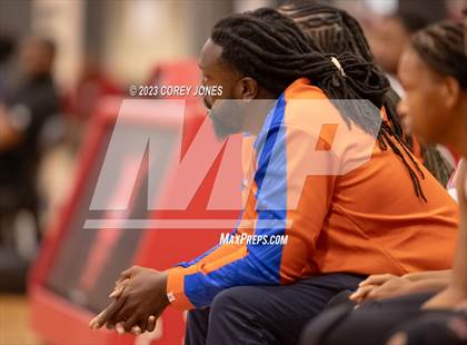 Thumbnail 2 in Chapel Hill vs Central (Hardwood Invitational) photogallery.