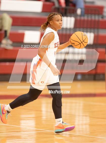 Thumbnail 2 in Chapel Hill vs Central (Hardwood Invitational) photogallery.