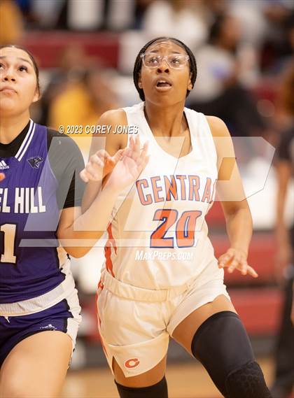 Thumbnail 3 in Chapel Hill vs Central (Hardwood Invitational) photogallery.