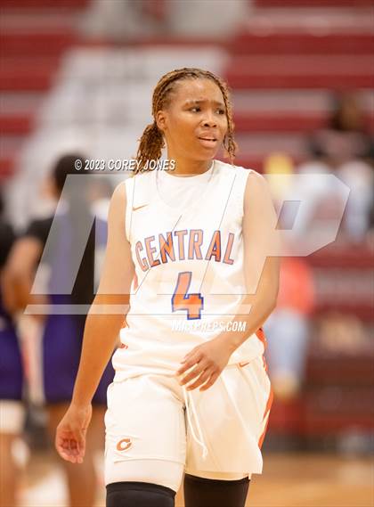 Thumbnail 3 in Chapel Hill vs Central (Hardwood Invitational) photogallery.