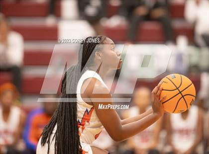 Thumbnail 1 in Chapel Hill vs Central (Hardwood Invitational) photogallery.