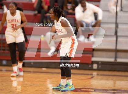 Thumbnail 1 in Chapel Hill vs Central (Hardwood Invitational) photogallery.