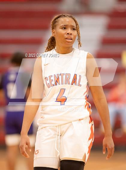 Thumbnail 1 in Chapel Hill vs Central (Hardwood Invitational) photogallery.