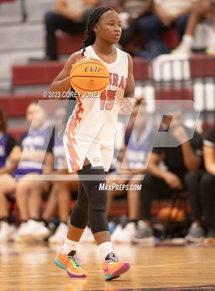Thumbnail 3 in Chapel Hill vs Central (Hardwood Invitational) photogallery.