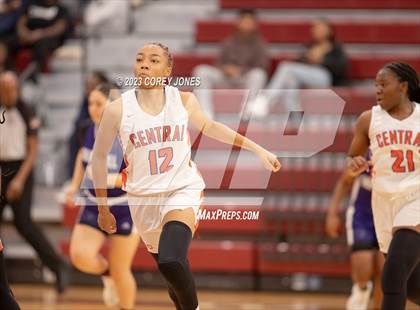 Thumbnail 2 in Chapel Hill vs Central (Hardwood Invitational) photogallery.